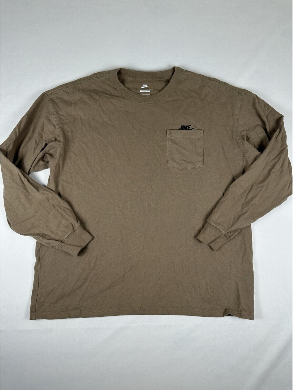 Nike Men's Shirt Sportswear Premium Essentials Long-Sleeve Pocket Tee Tan L